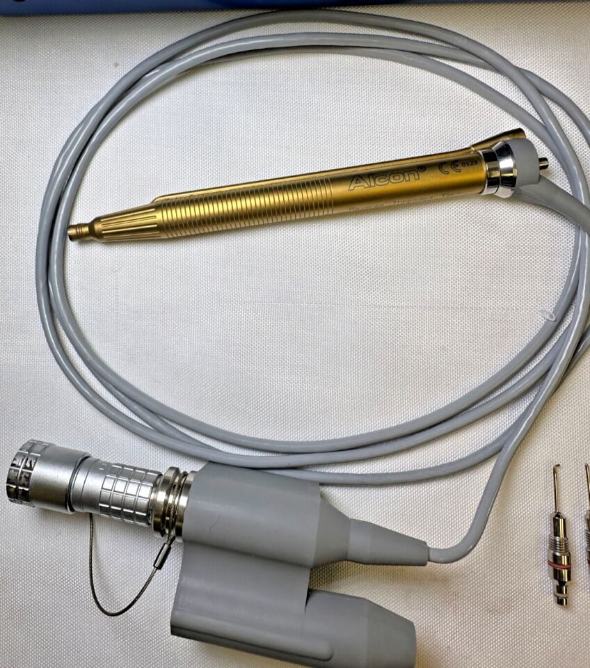 ALCON 8065-M002-01 Phacoemulsifier Set w/ Irrigation Aspiration I/A Tips & Case — photo 4