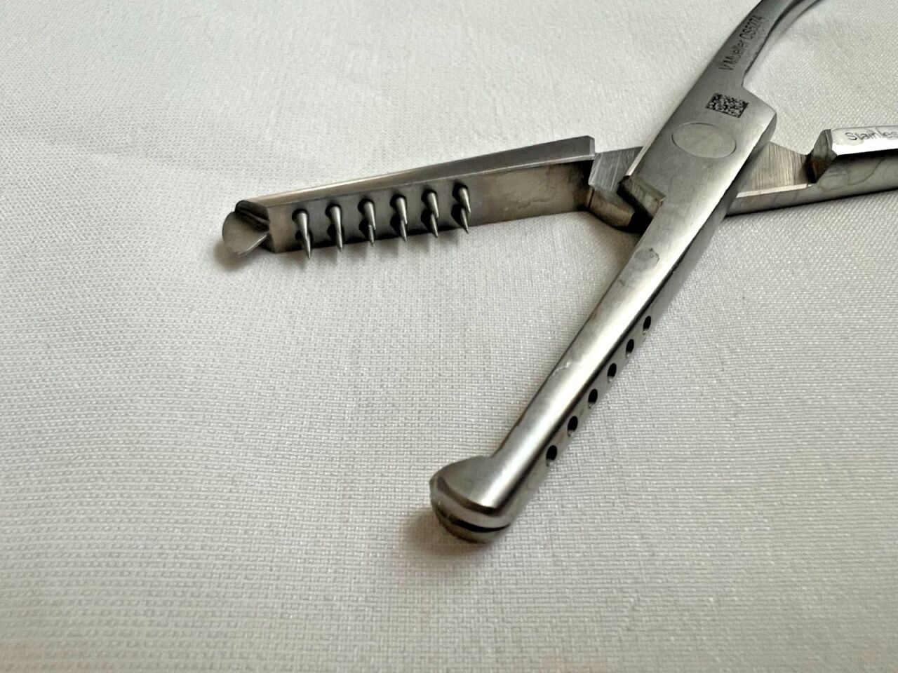 V. MUELLER OS5474 Slightly Curved Through-Spiked Cartilage Clamp 7" Length — photo 5
