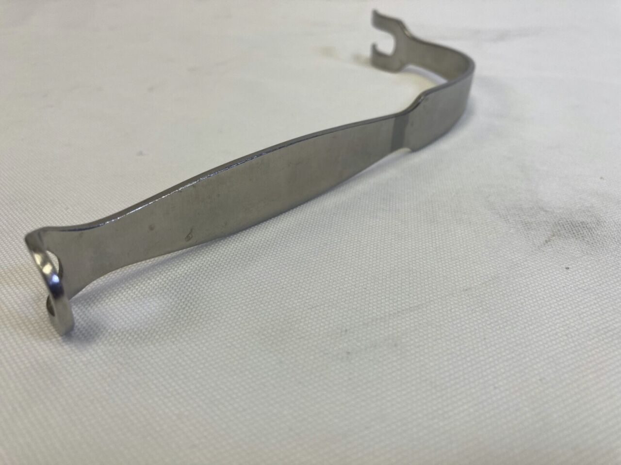 AROSURGICAL 18.282.20.8 Dual Prong Curved Hip Retractor — photo 5