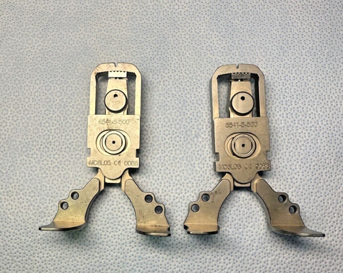 STRYKER 6541-5-500 Triathlon Knee System MIS AP Sizer Adjustment Housing set of 2 — photo 2