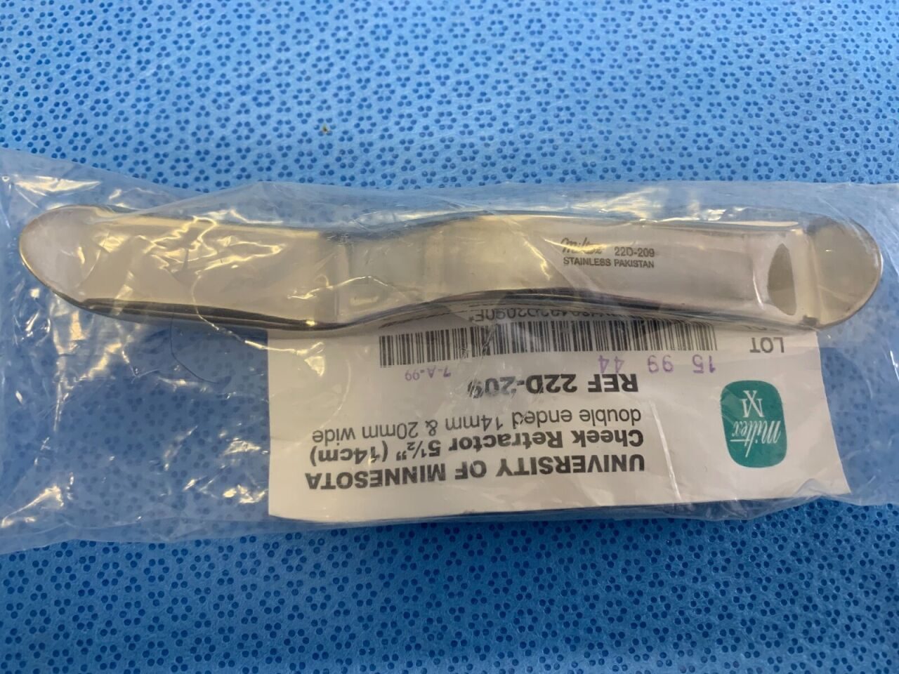 MILTEX 22D-209 University of Minnesota Cheek Retractor 5 1/2" — photo 3