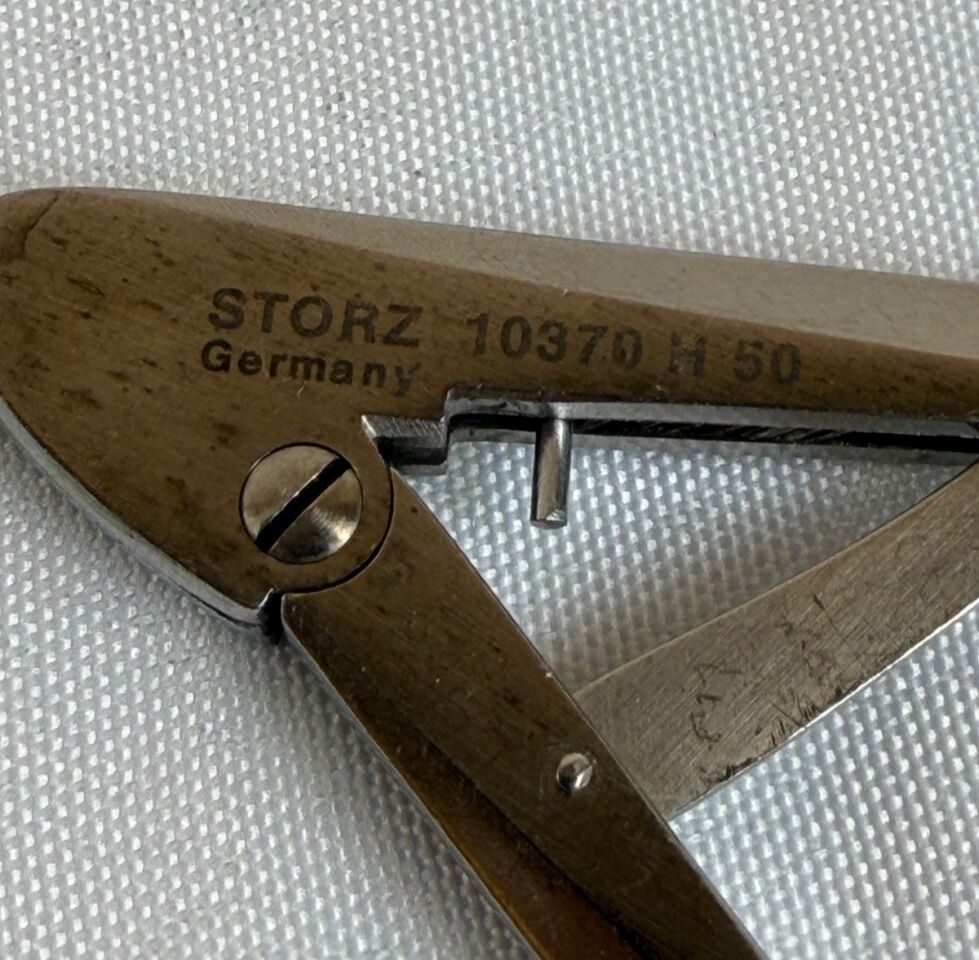 KARL STORZ 10370H Alligator D/A Grasping Forcep 3.3mm Jaws 2.5mm Shaft 50cm Long — photo 2