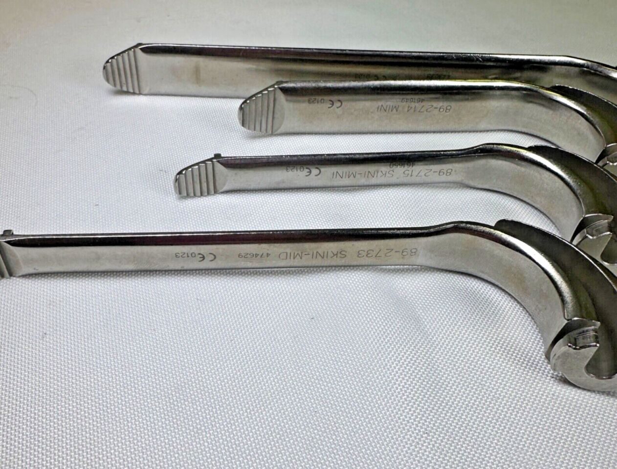 GENZYME SaphLITE RadLite w/ Distal Arm 5 Blades Tissue Retractor System — photo 5