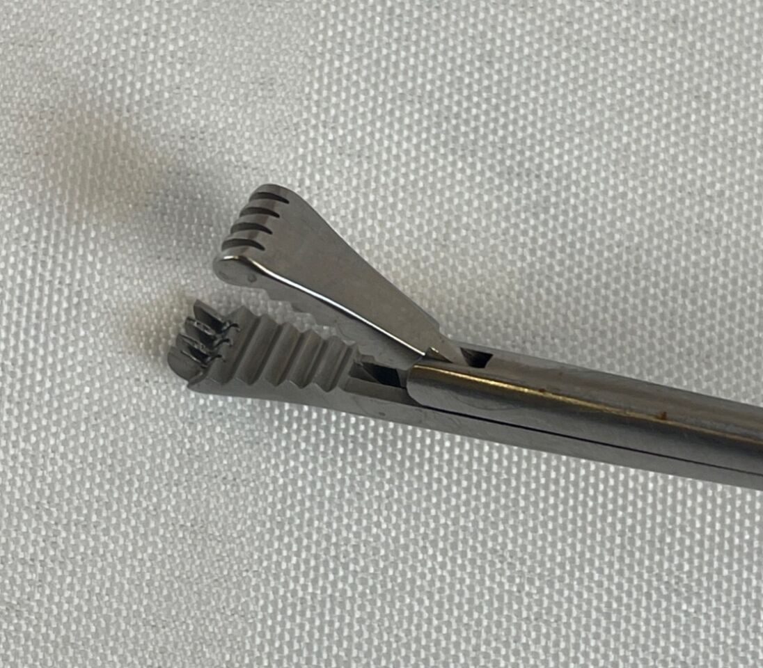 PILLING 202970 Straight 30cm Barron Hemorrhoid Alligator Seizing Forceps — photo 4