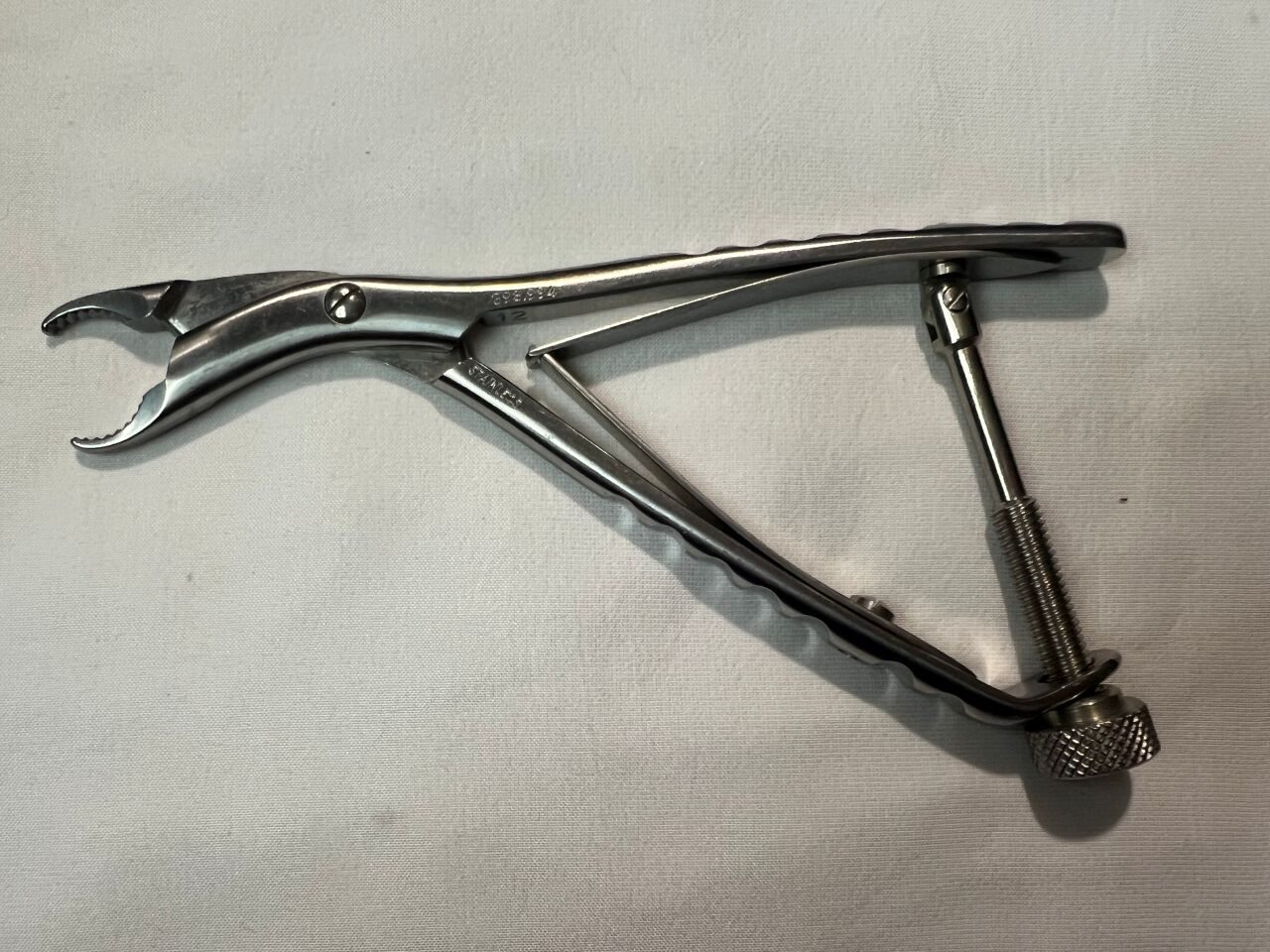 SYNTHES 398.994 Serrated Forceps w/ Speed Lock — photo 1