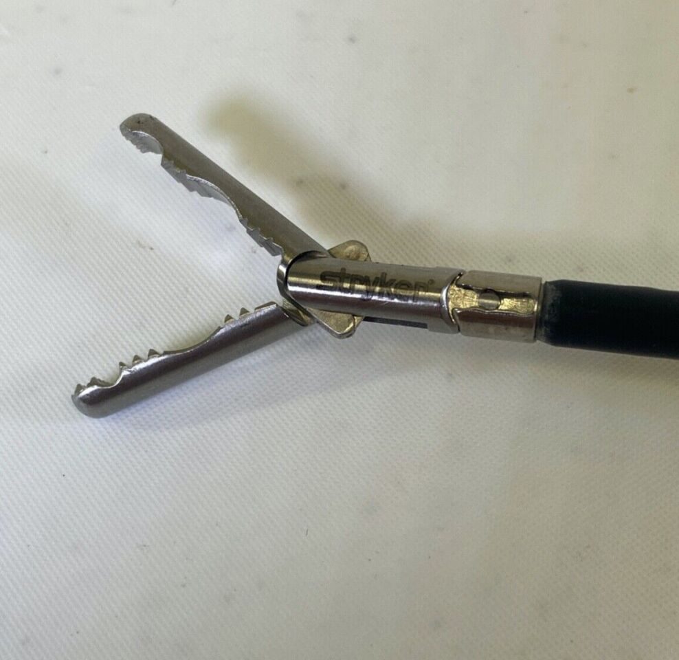 STRYKER 250-080-234 & 250-080-315 5mm x 33cm Fundus Grasper Laparoscopic Forcep — photo 3