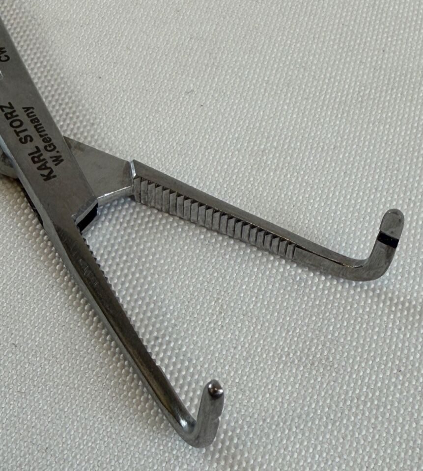 KARL STORZ 28035Z Right Angle Clamp Forcep w/ Notched Jaws 7.75" — photo 4