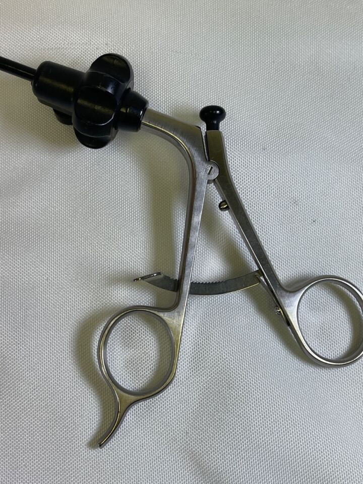 STRYKER 250-080-234 5mm x 33cm Ratcheting Handle & Insulated Shaft Laparoscopy — photo 4