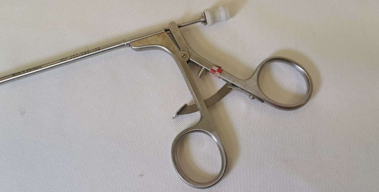 STRYKER 250-080-130 5mm Fixation Clamp/Fenestrated Grasping Forceps — photo 3