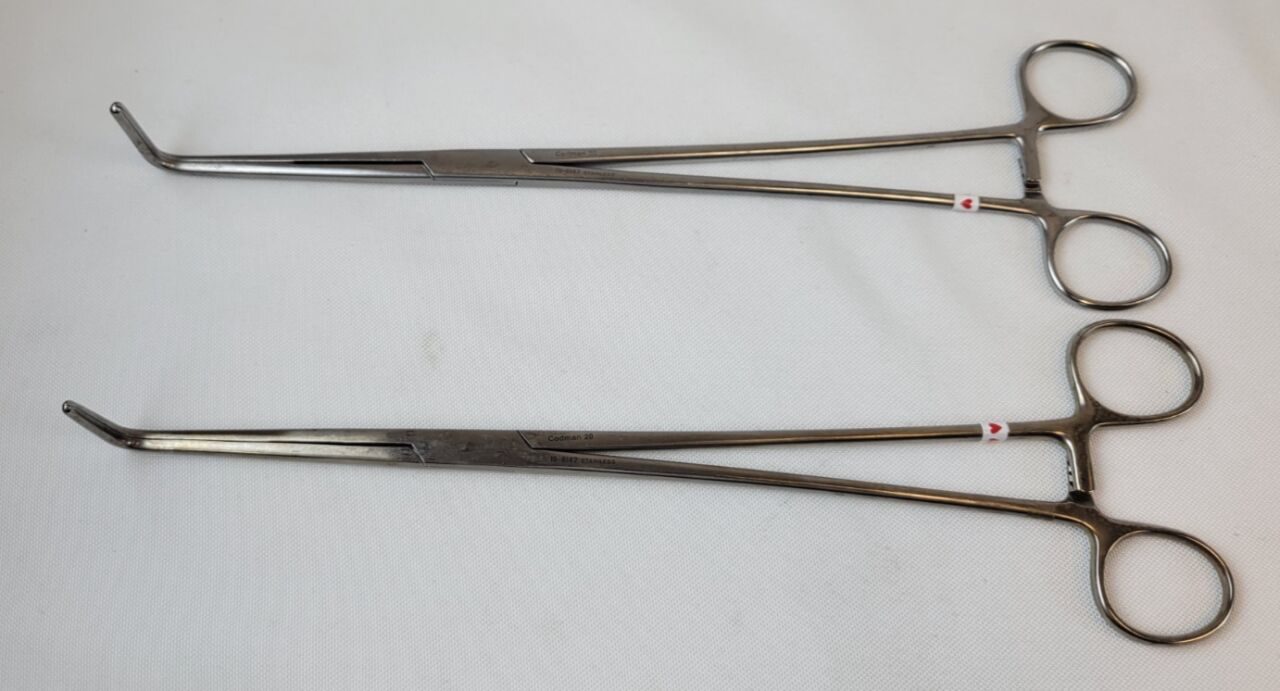 CODMAN 19-8147 Set of 2 Mixter Thoracic Clamp Forceps, Angular Jaws, 11" Cardio