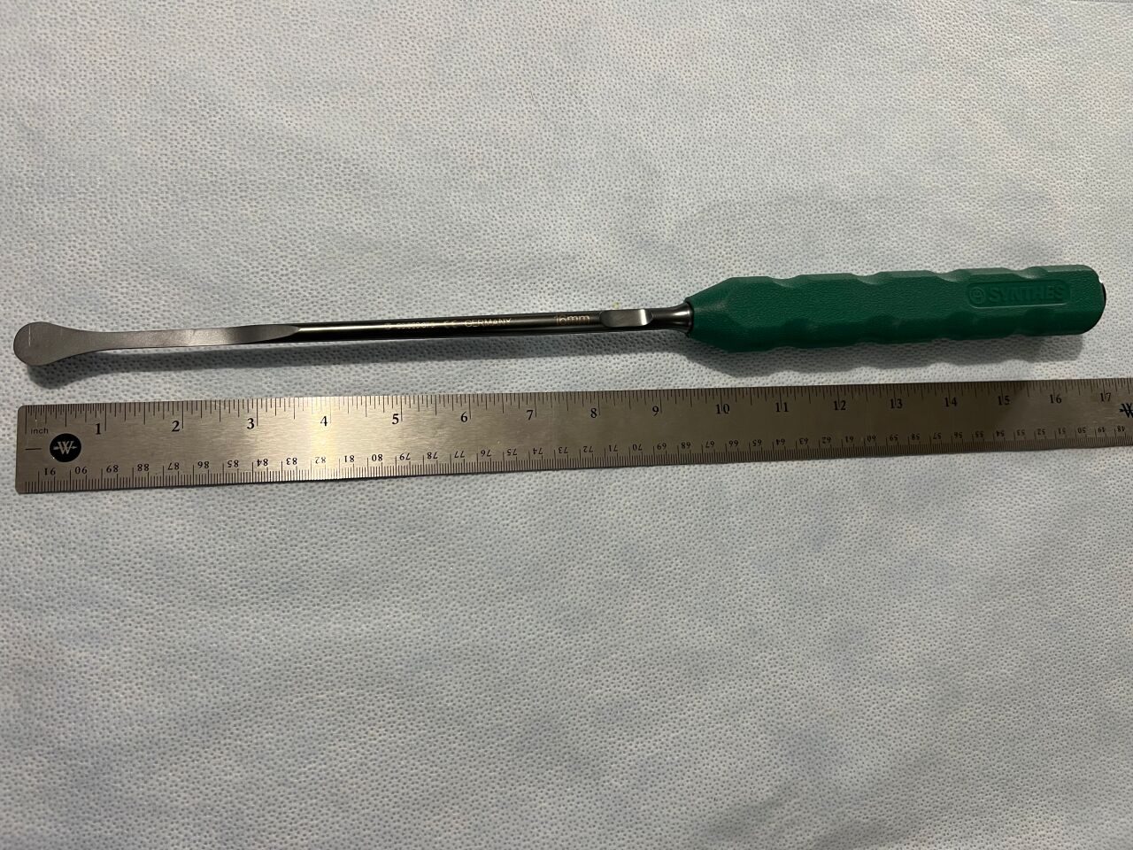 SYNTHES 03.809.676 Straight 16mm Spinal Endplate Elevator — photo 3