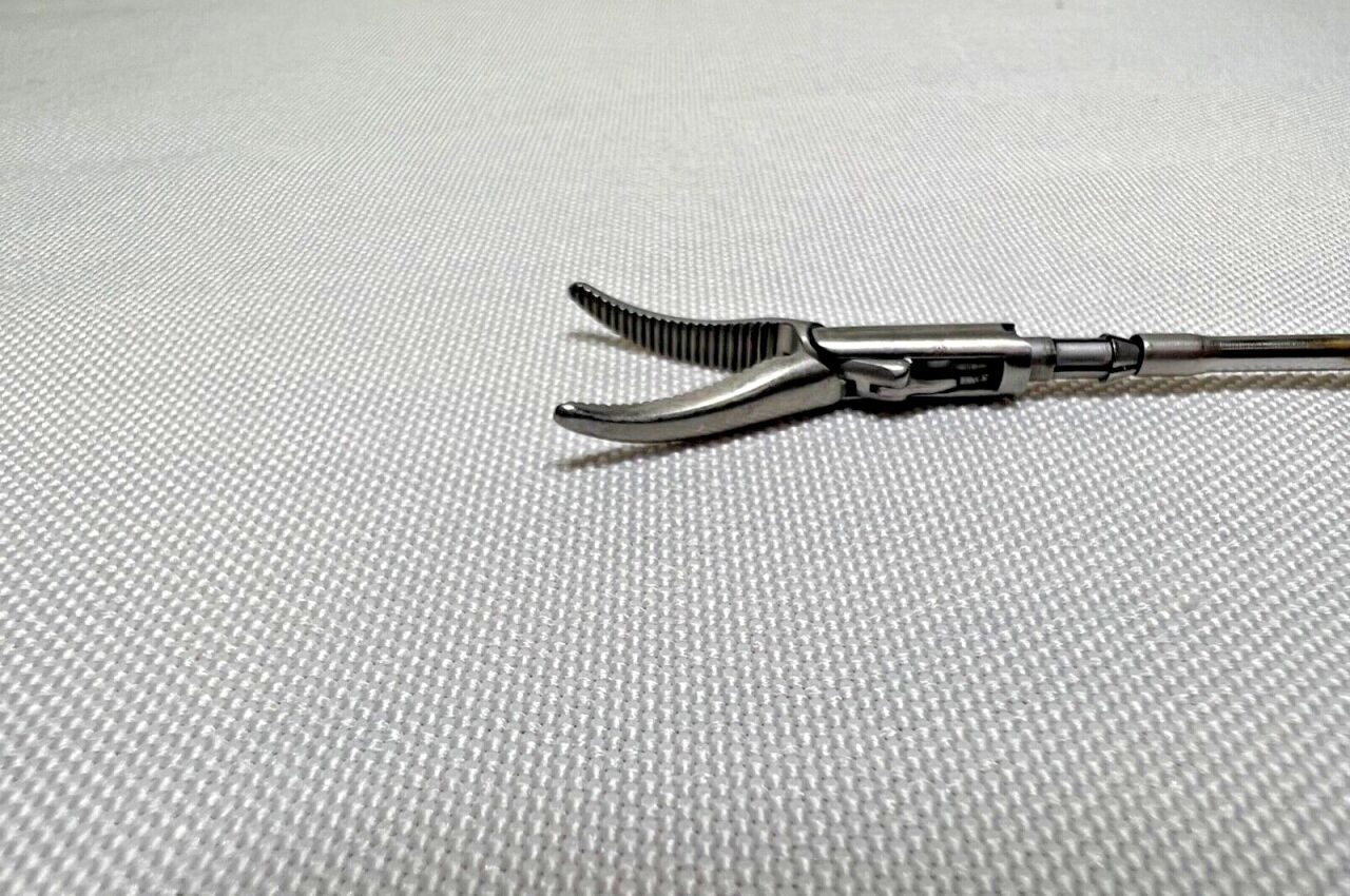 V. MUELLER F256.13010 Curved Maryland Forceps Serrated Jaws Laparoscopy — photo 4