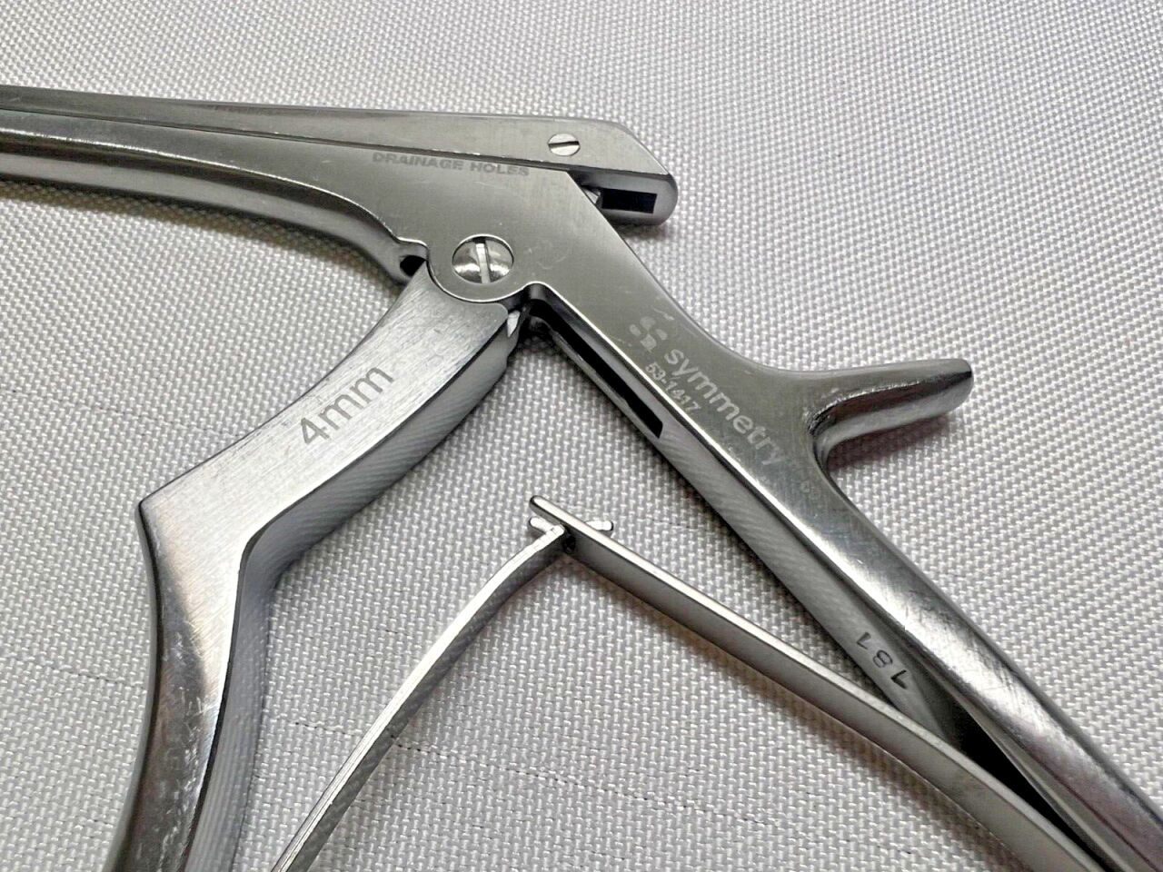 CODMAN 53-1417 Lumbar Kerrison Rongeur w/ Drainage Holes 4mm UpBite X 8" Neuro — photo 2