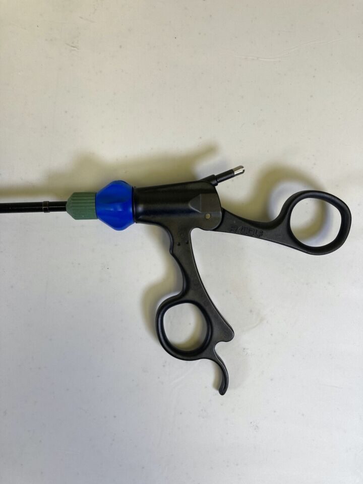R. WOLF 8393.236 5mm x 34cm Rotating Monopolar Laparoscopic Blunt Nose Grasper — photo 2