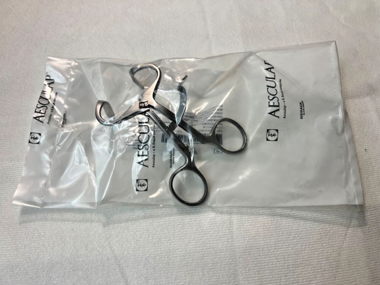 AESCULAP OM038R 26mm Jaw Depth X 7mm Jaw Width X 3-1/2" Length Molt Mouth Gag