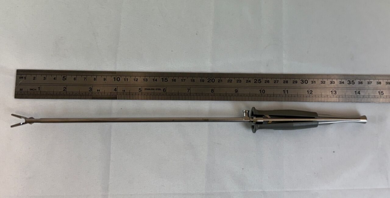 EDWARDS ERGF00536 MICS Double Action DeBakey Grasper 5mm x 36cm ThruPort — photo 7