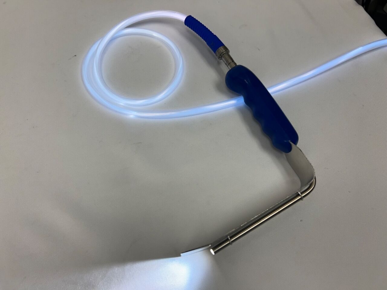 VITALCOR Various AFI Britetrac Lighted Retractors w/ Fiber Optic Cables   Tray — photo 9