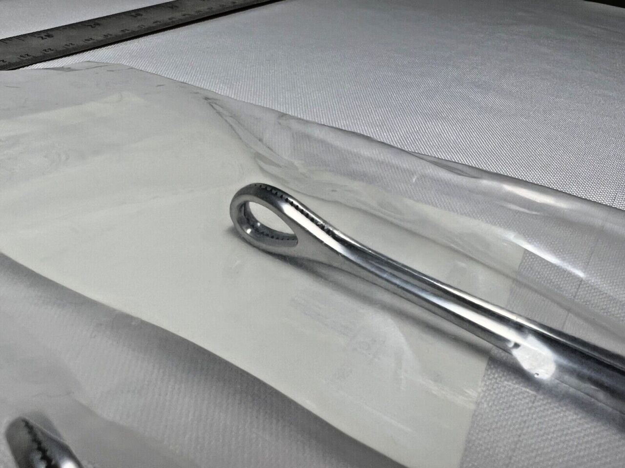CAREFUSION GA650 Foerster Sponge Forceps Straight Serrated 9-1/2" — photo 3