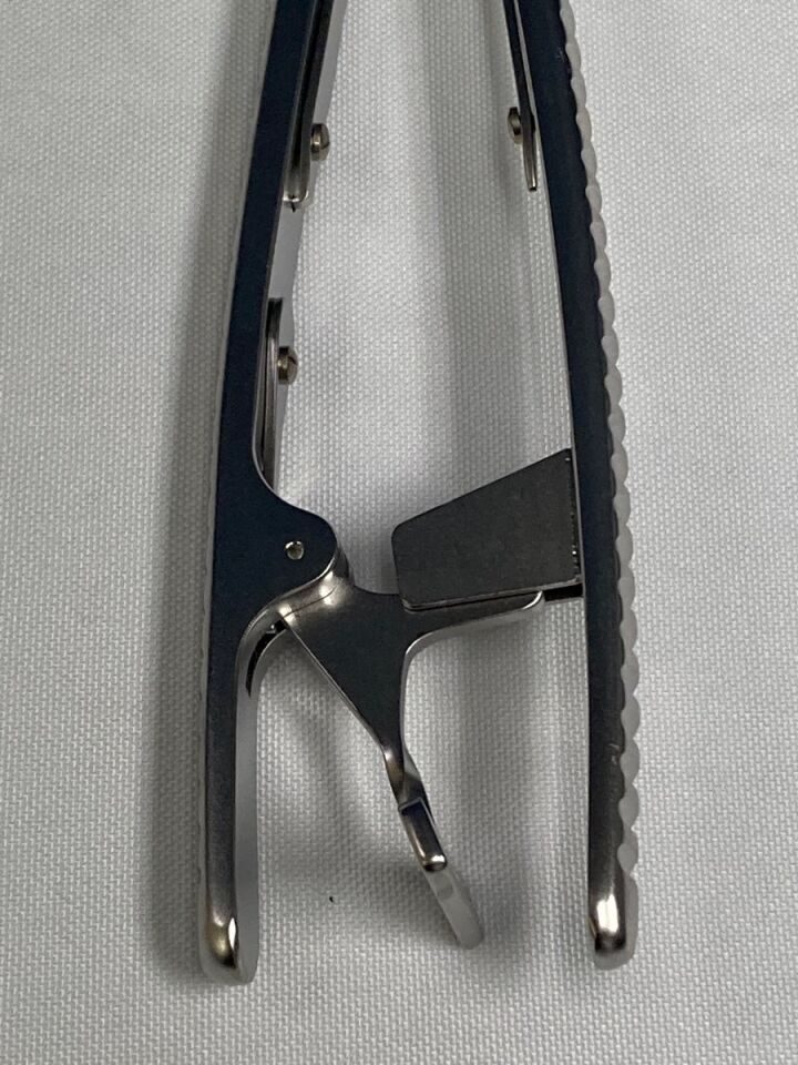SYNTHES 388.44 USS 6mm Rod Holding Forceps — photo 6