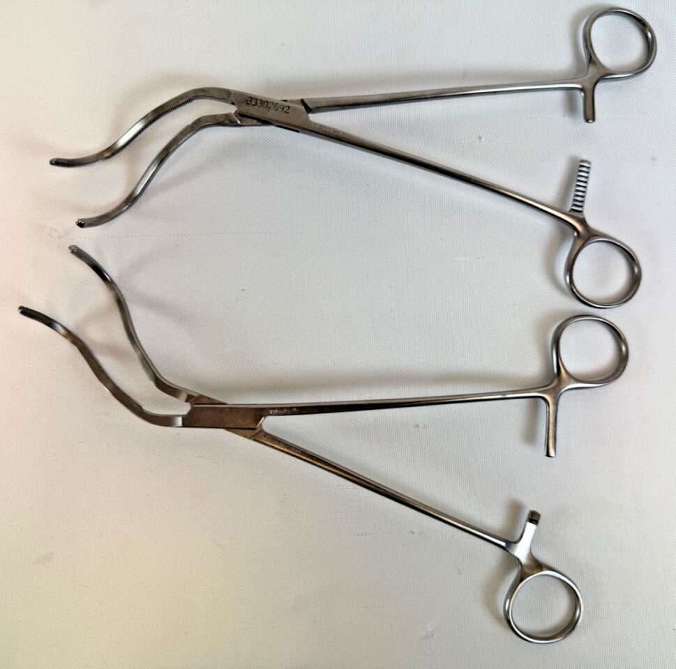 V. MUELLER GU8865 GU8866 Pair Poutasse Renal Artery Forceps L&R — photo 1