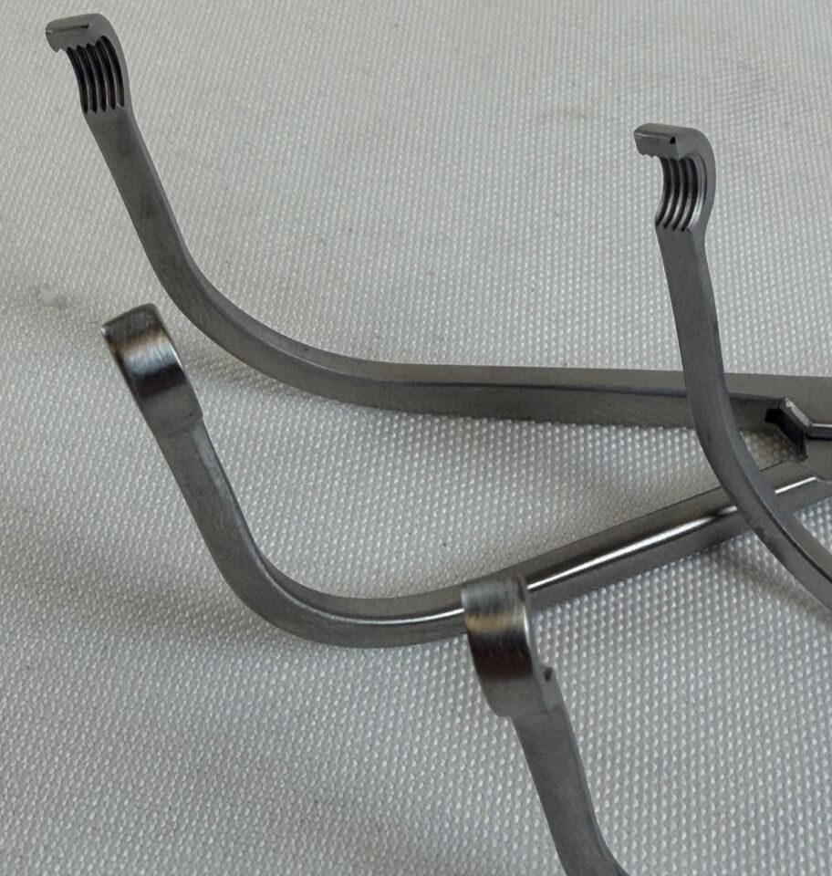 SYMMETRY 37-4019 Pair of Javid Carotid Artery Shunt Forceps 7" Bypass Clamps 6mm — photo 4