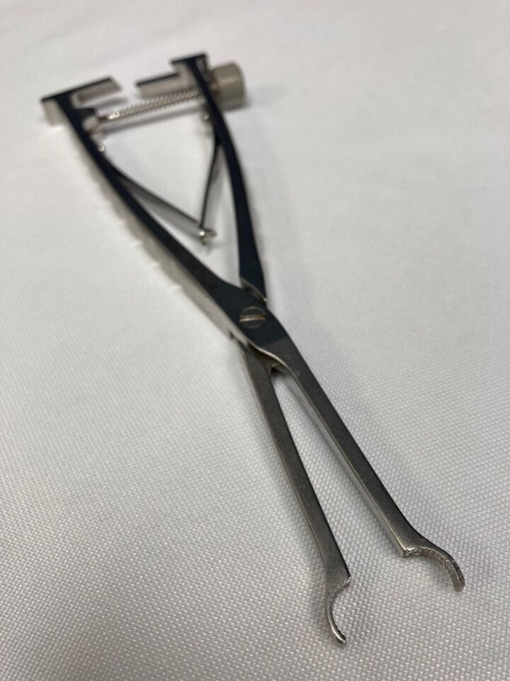 SYNTHES 396.384 ACF Implant Holder — photo 6