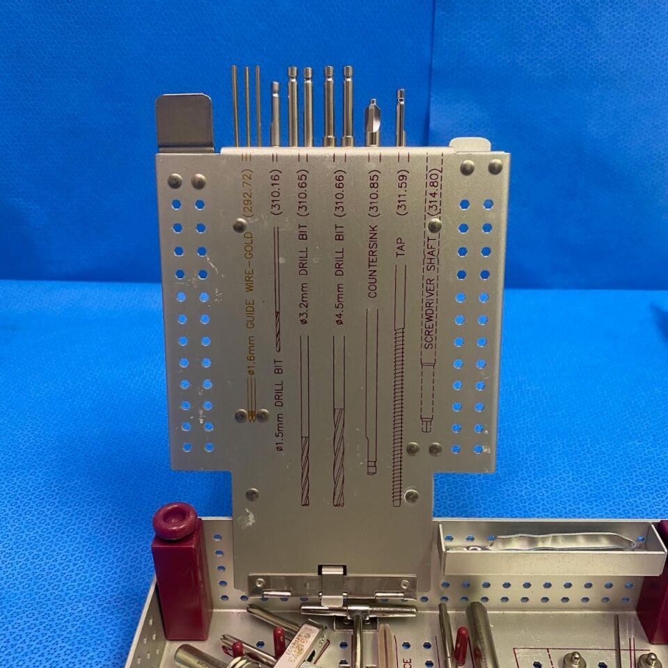SYNTHES TI 4.5 Cannulated Screw Set Screw set — photo 3
