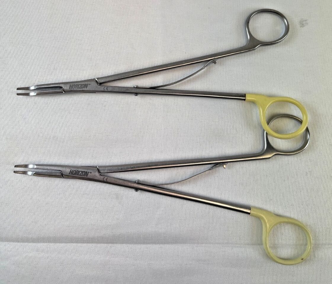 PILLING WECK 137081 Pair of Horizon Open Ligating Curved Small 8" Clip Appliers — photo 1