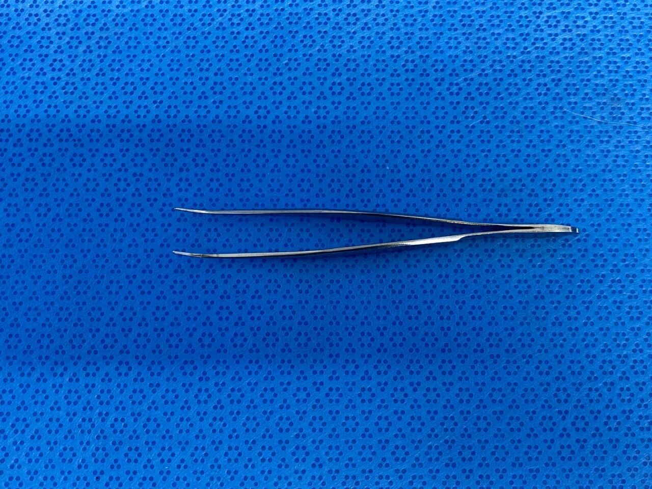JARIT 355-101 Ophthalmic 0.8mm Wide Tip Half Curved Eye Dressing Forceps 4" — photo 4