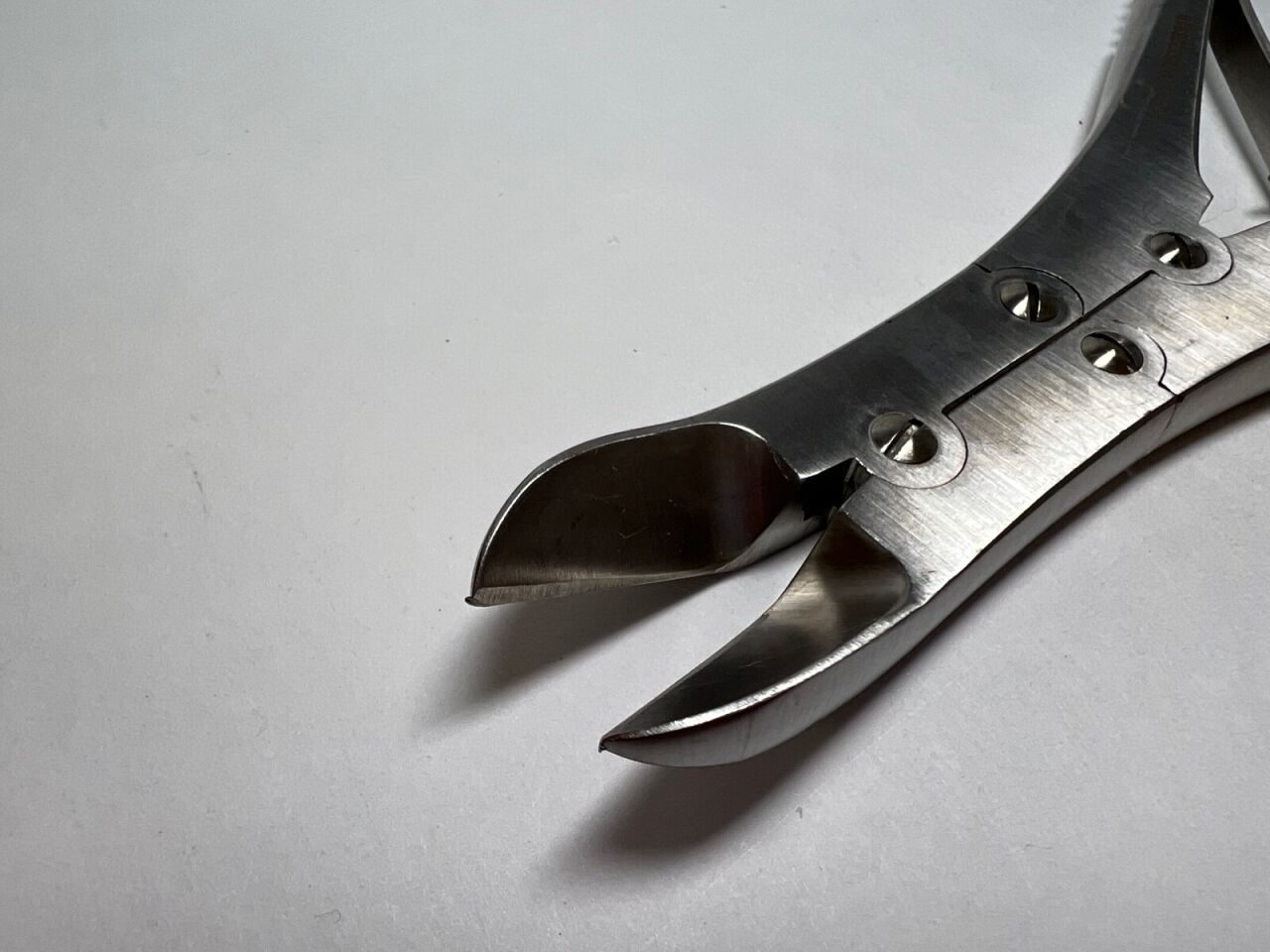 KONIG MDS 3228918 Ruskin Double-Action Forceps 7.25" Angled Blades — photo 3