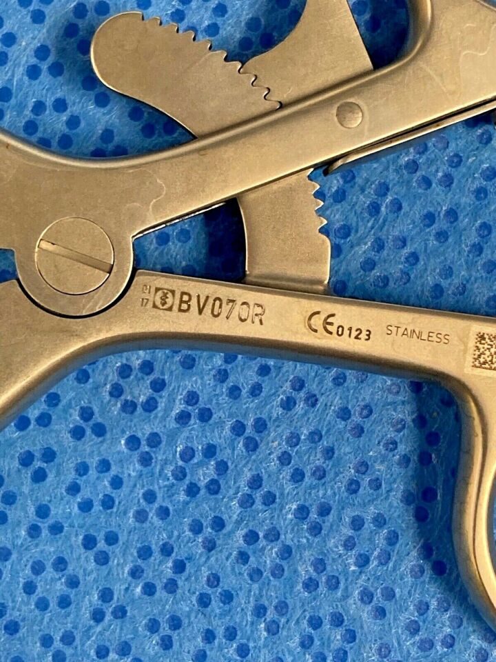 AESCULAP BV070R Weitlaner Retractor 2X3 Sharp Prongs 110mm — photo 2