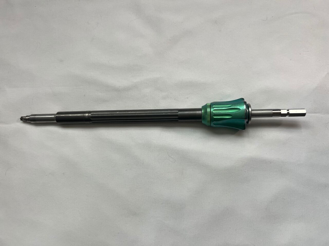 SYNTHES 03.632.072 w/ 03.632.036 T25 Stardriver Long Driver w/ Retaining Sleeve — photo 1