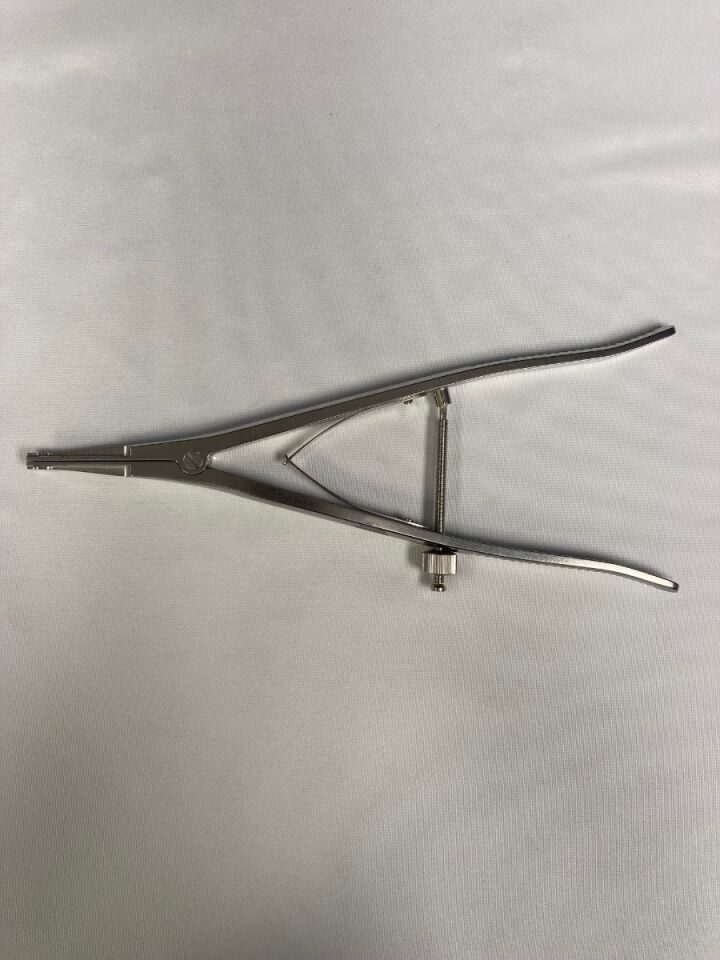 SYNTHES 388.4  USS Straight Distraction Forceps< — photo 1