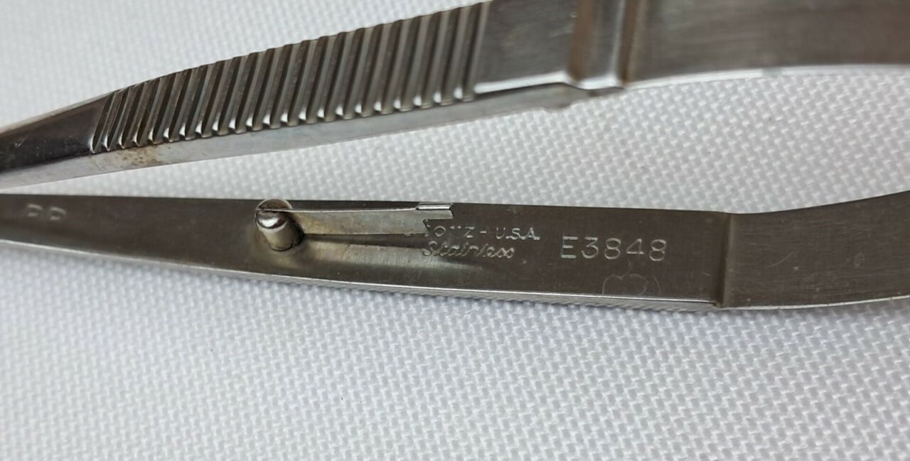 KARL STORZ E3848 Castroviejo Needle Holder 11mm Curved Medium Locking — photo 4