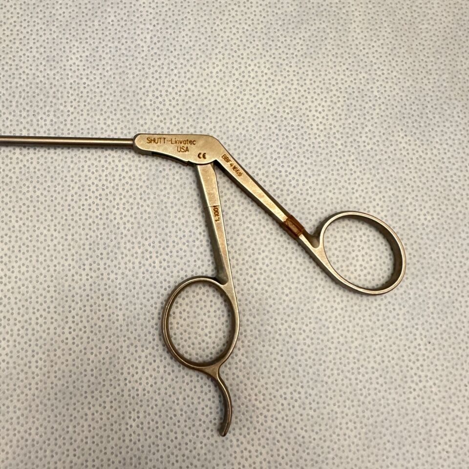 LINVATEC 1.1001 Master Micro Scissor Forceps 3.4mm Arthroscopic — photo 2