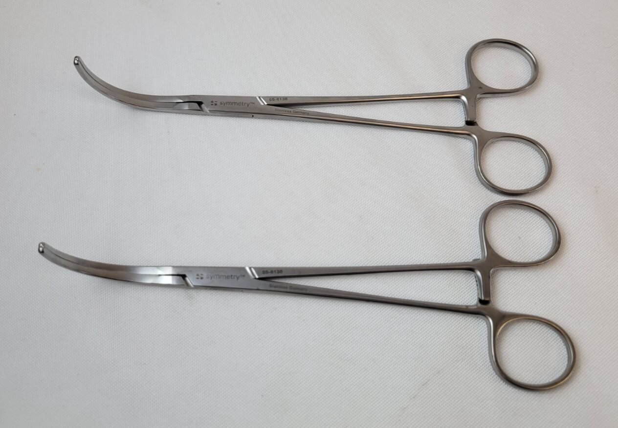 SYMMETRY SURGICAL 55-6138 Set of 2 Curved Occlusion Clamp Curved Jaws 8-1/4" — photo 1