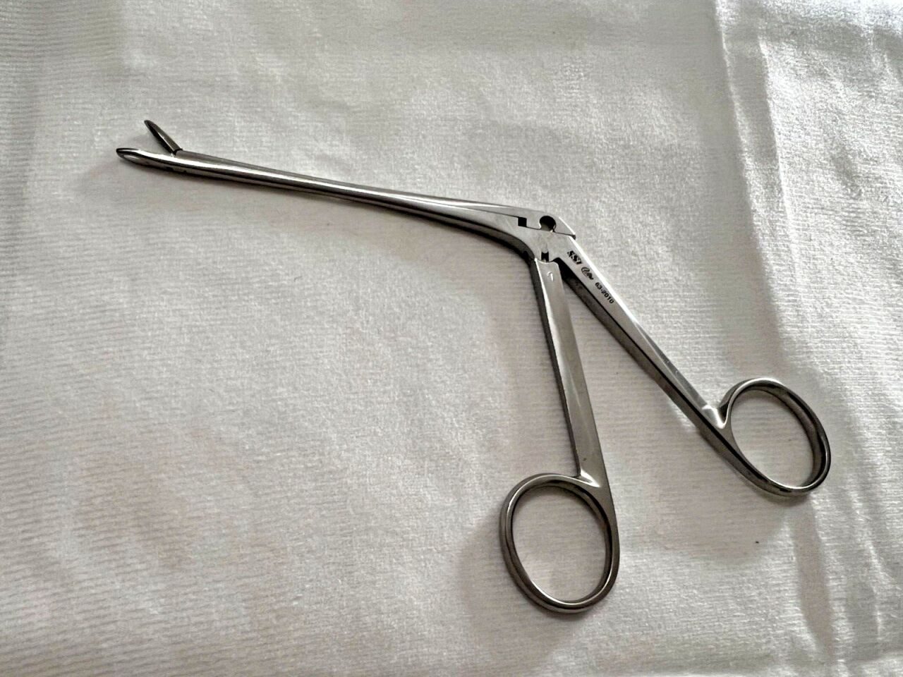 SSI ULTRA 63-2010 Weil-Blakesley Nasal Forceps Fenestrated Oval Cup 4mm Size #1 — photo 1