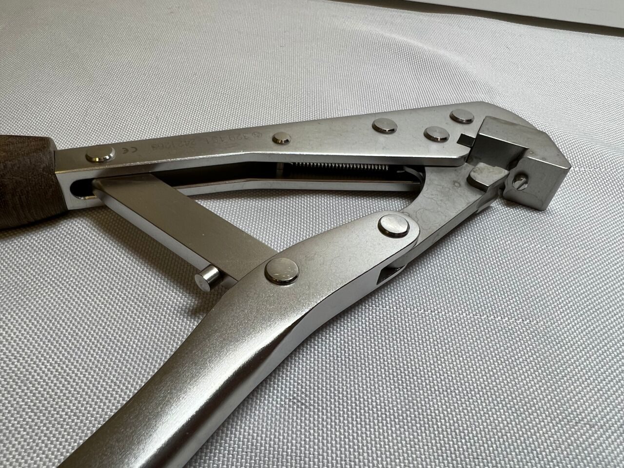 SYNTHES 329.151 Locking Calcaneal Plate Cutter — photo 4