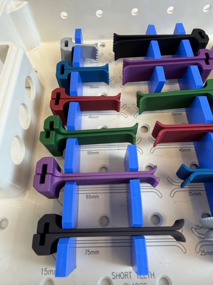 INTEGRA RUGGLES RU2400 FlexiSpine Retractor System w/ Sterilization Tray Neuro — photo 3