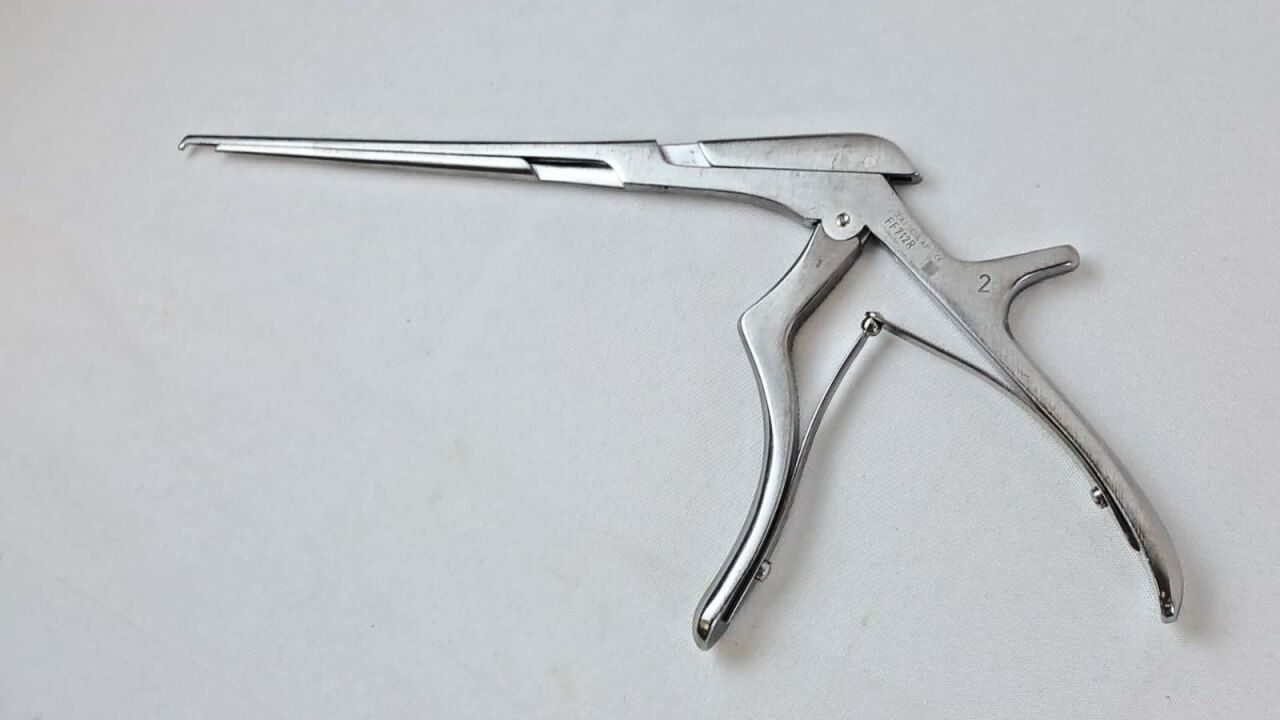 AESCULAP FF712R Kerrison Bone Punch Rongeur 2mm Down-Bite 7" 180mm