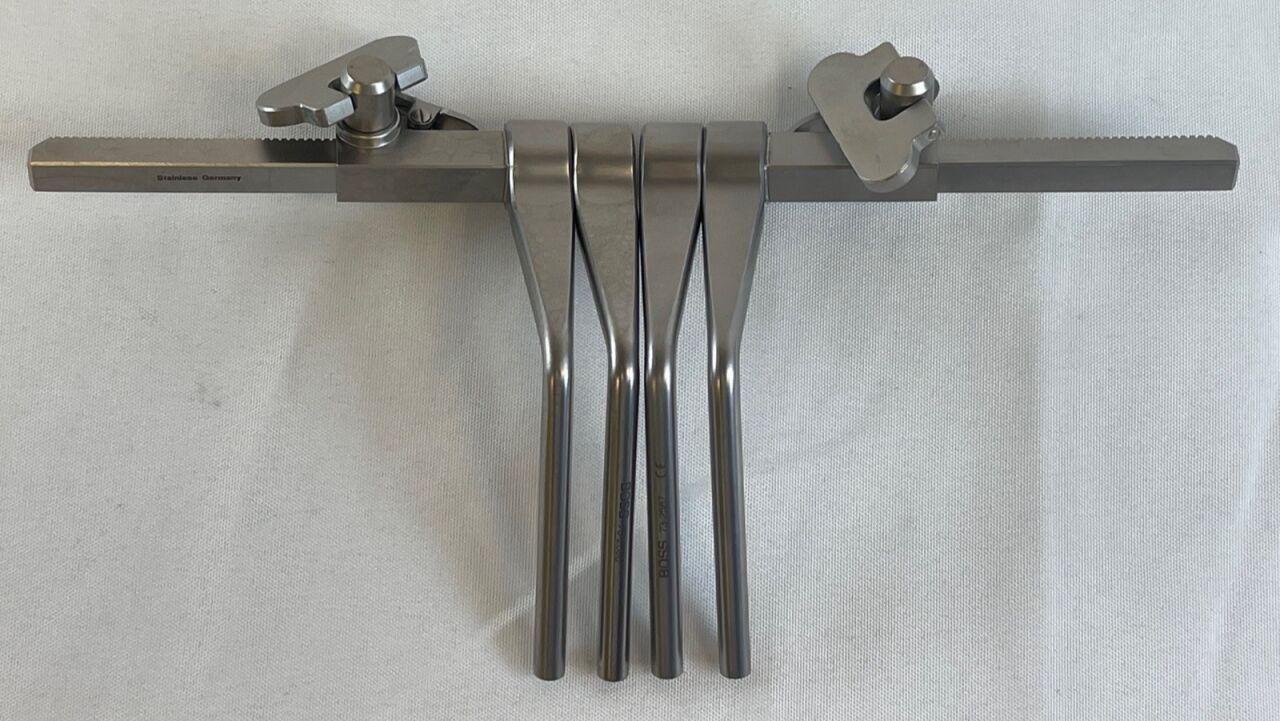 BOSS INSTRUMENTS 73-2587 & 73-2588 CVB Distractors Left & Right 100mm Rack x 70mm Max Opening — photo 3