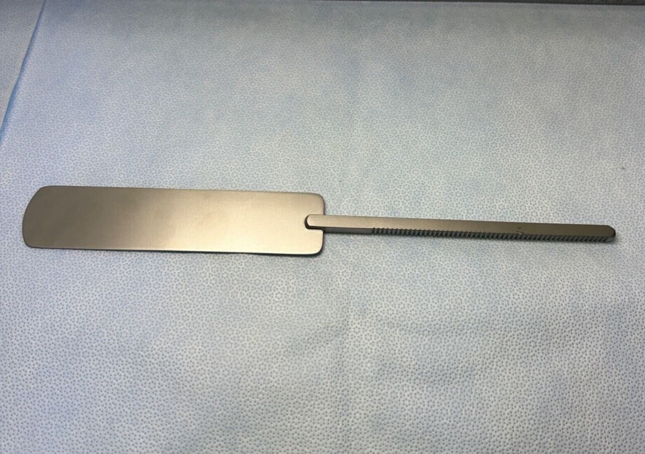 SYMMETRY SURGICAL 50-4562 Malleable Retractor Blade 1.5 in x 6 in — photo 2
