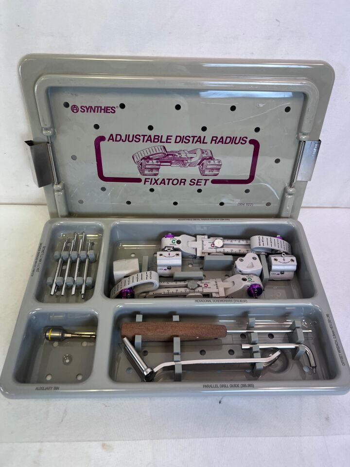 SYNTHES Various Adjustable Distal Radius Fixator Set — photo 1