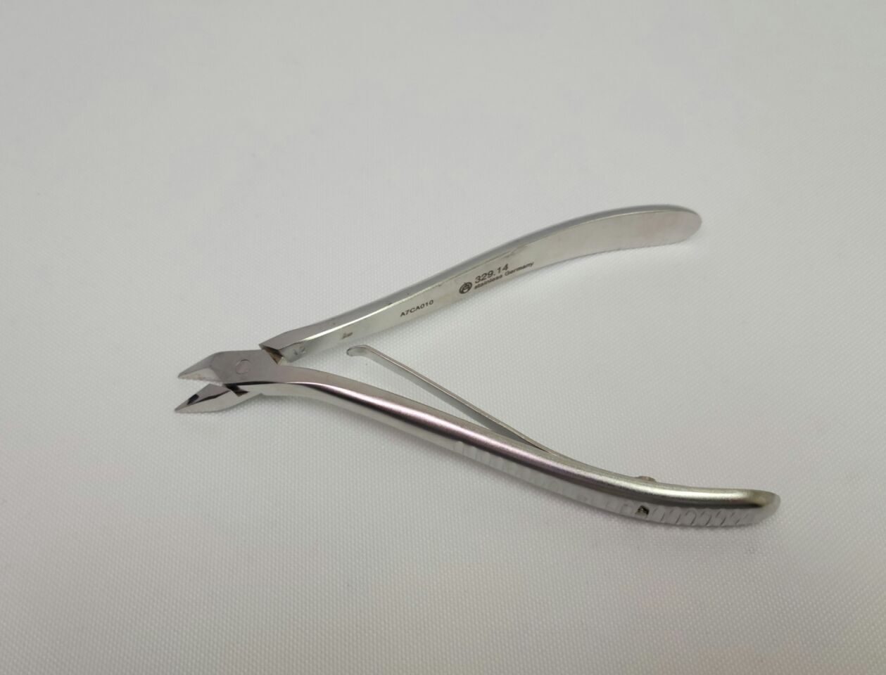 SYNTHES 329.14 Bending Pliers — photo 2
