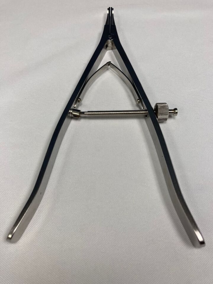 SYNTHES 388.4  USS Straight Distraction Forceps< — photo 7