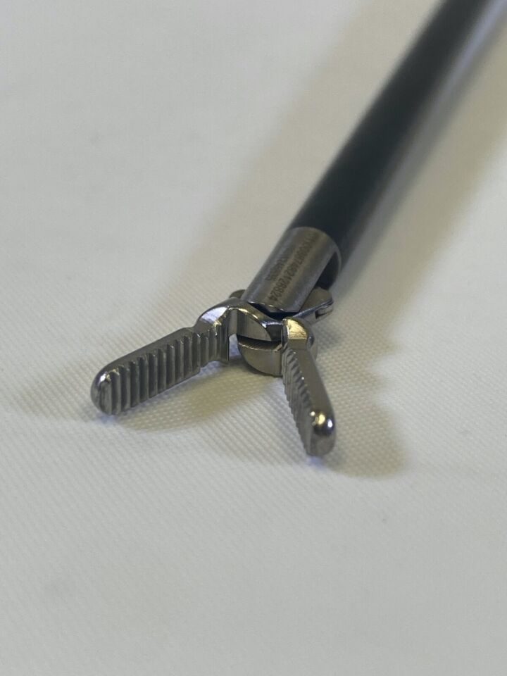 SYMMETRY SURGICAL 90-1040 Monopolar Insulated 5mm x 33cm Duckbill Grasping Forceps — photo 5