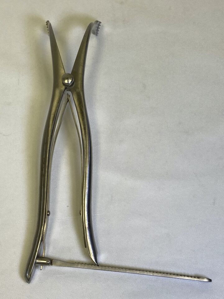 KOROS Custom 11" Surgical Lamina Spreader w/ Teeth Ratchet — photo 5
