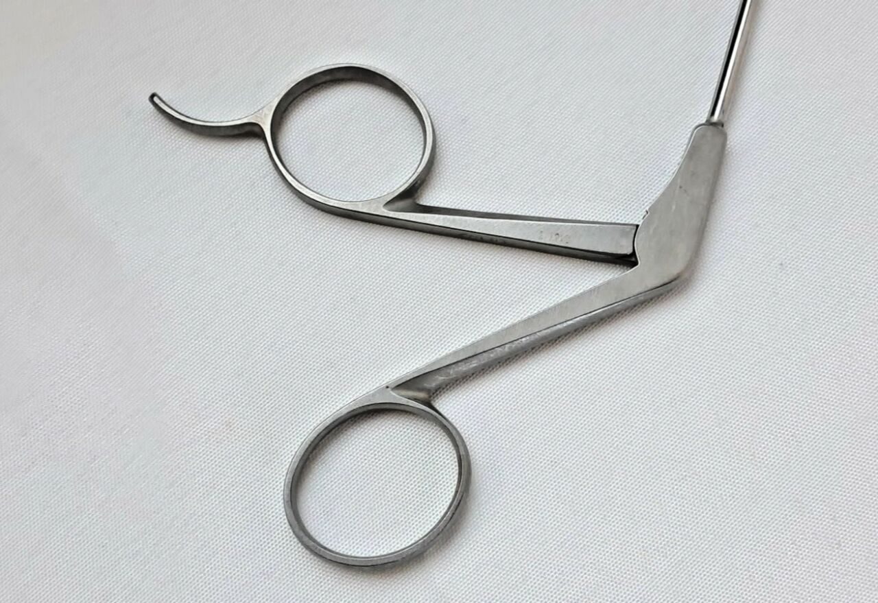 LINVATEC Shutt  1.1212 B-Scoop Arthroscopic Forceps 30 Deg Curved Left 3.4mm — photo 5