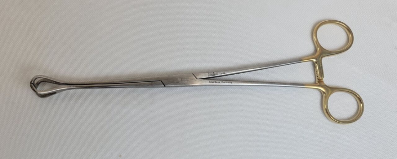 MILTEX 16-48 Babcock Tissue Forceps, Triangular Jaws, 9-1/2" — photo 1