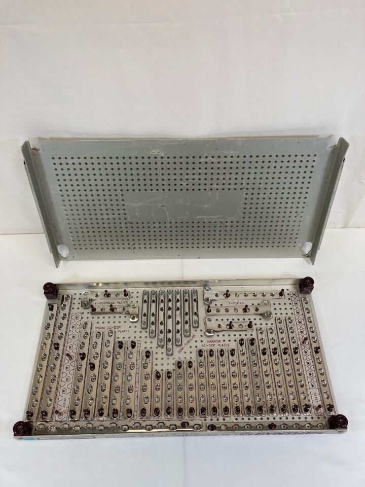 SYNTHES LC-DCP Plate Set — photo 1
